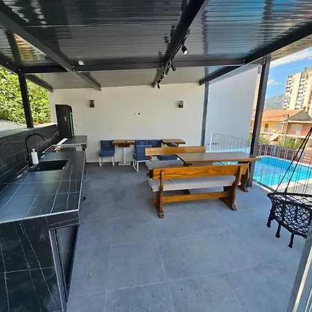 度假居 Thetomonina House With Pool