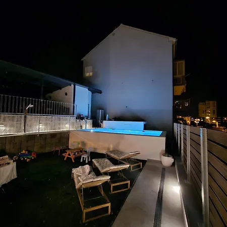 度假居 Thetomonina House With Pool *