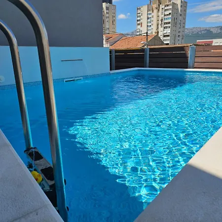 Thetomonina House With Pool Vakantiehuis *