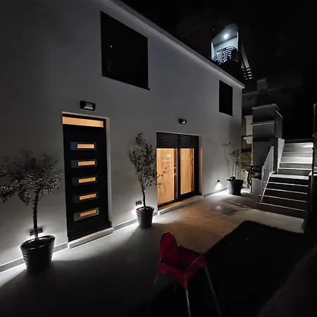 Thetomonina House With Pool Vakantiehuis *