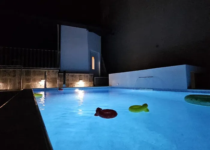 Thetomonina House With Pool Split