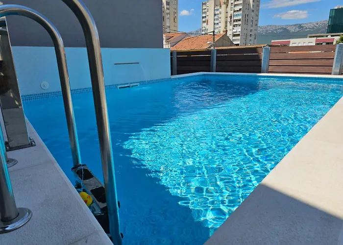 Thetomonina House With Pool 펜션 *