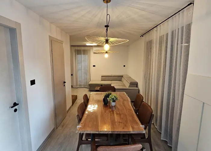 Thetomonina House With Pool 펜션 *