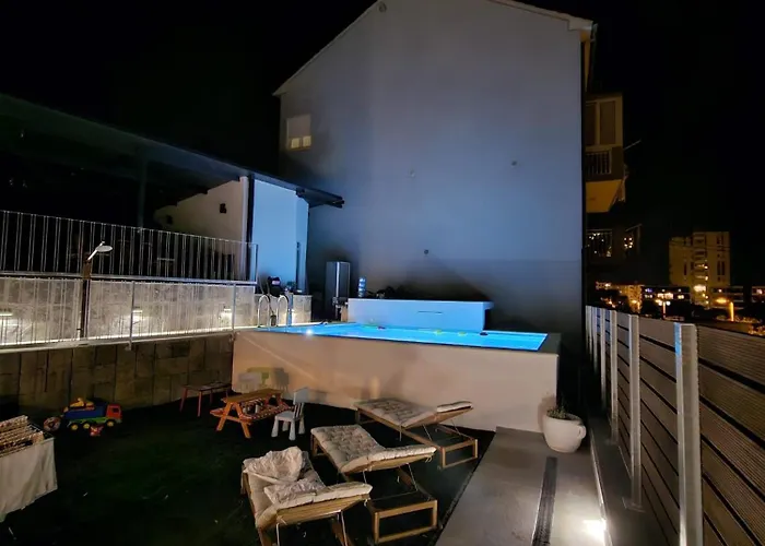 펜션 Thetomonina House With Pool *