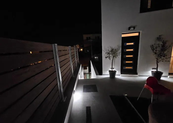 Thetomonina House With Pool 펜션