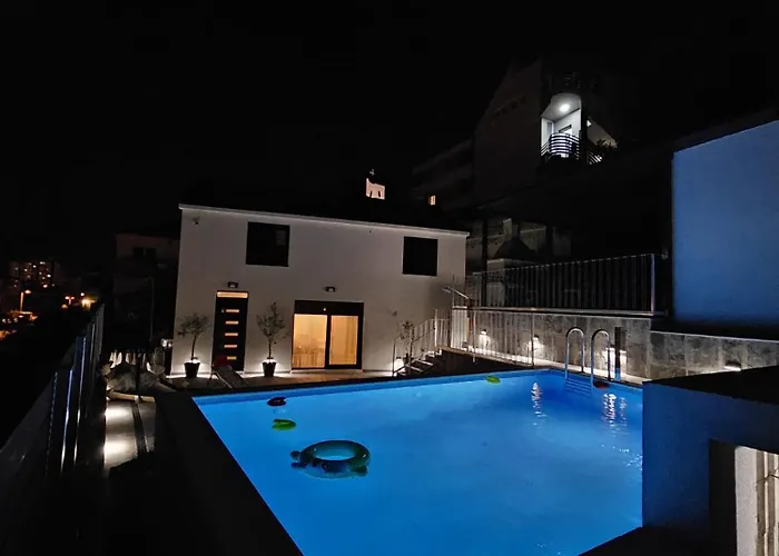 Thetomonina House With Pool * 스플리트